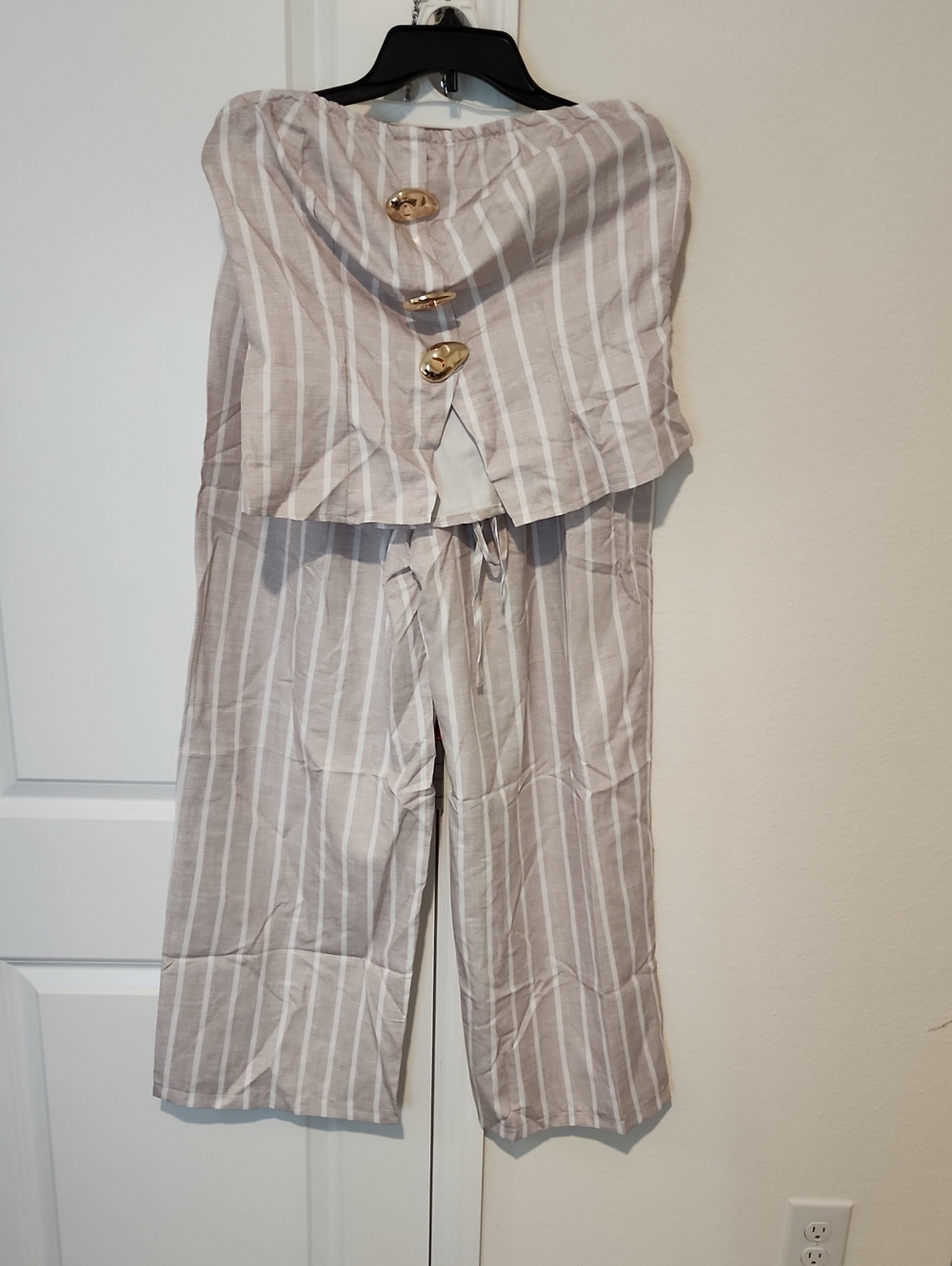 Source Unknown Beige and White Striped Wide-Leg Jumpsuit with Gold Buttons